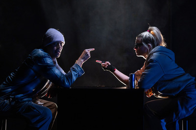 Dua Lipa hazatalál Dua Lipa hazatalál