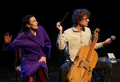 Sápadt emberek és történetek